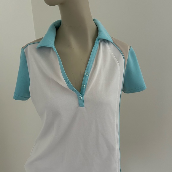 Izod Women's Button Down Shirt in White and Blue - Picture 1 of 3